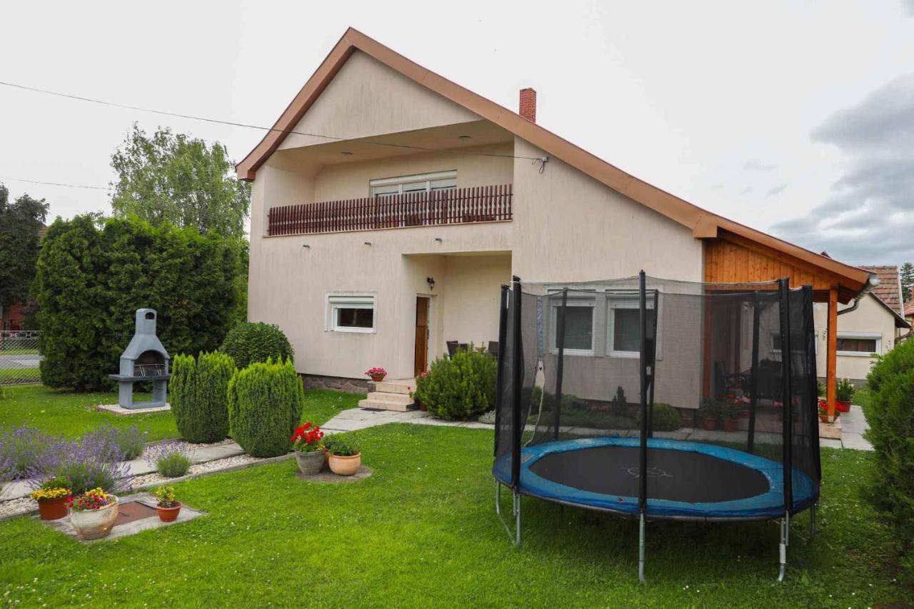 Holiday home in Balatonkeresztur 19455 Kültér fotó